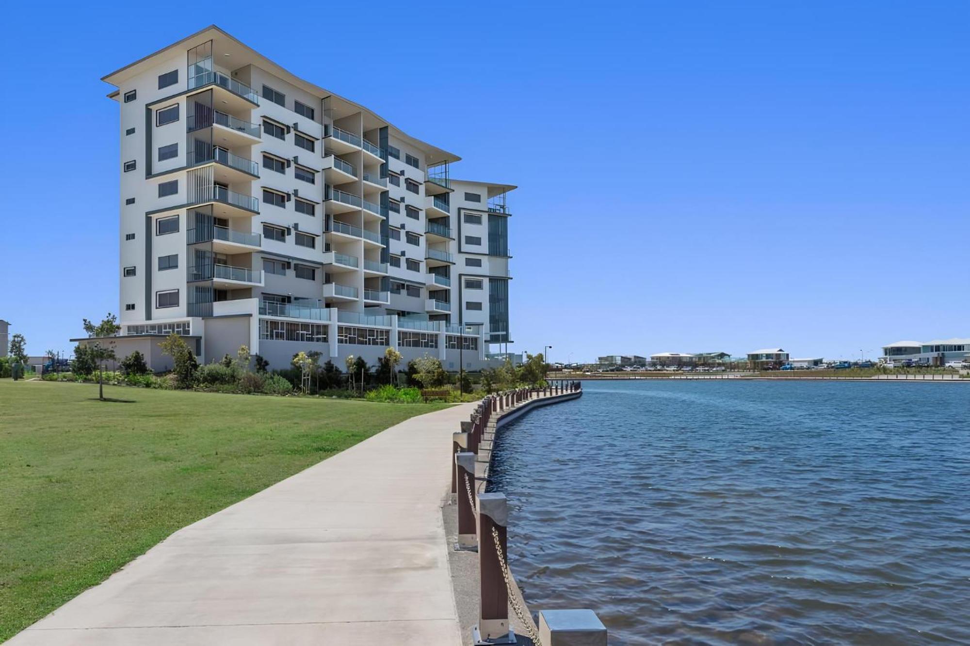 Salt At Oceanside Hotel Kawana Waters Exterior photo